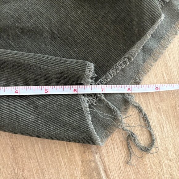 Vintage Levi's 550 Corduroy Cutoff Shorts Women's 12 MIS Olive Green Y2K Relaxed - Picture 7 of 7